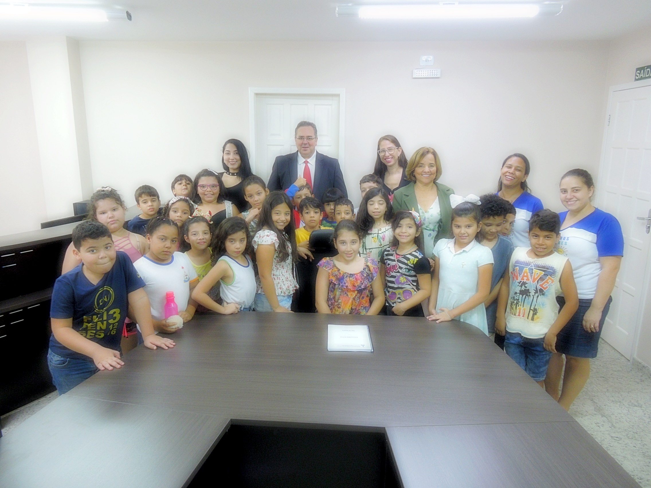 Alunos da Escola José Francisco da Fonseca visitam sede do Poder Legislativo