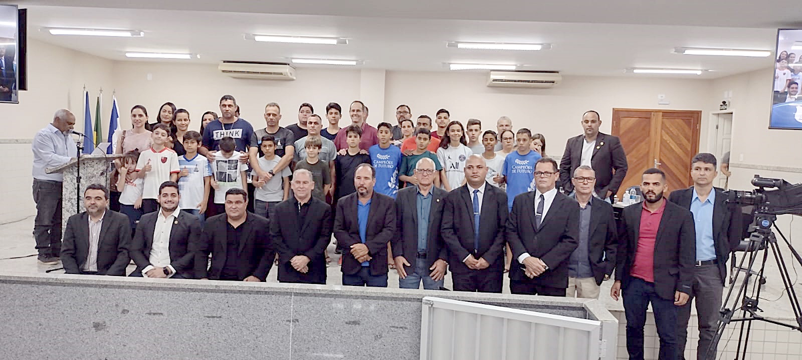 Atletas, pais e técnicos são homenageados com Moção de Aplausos por participação na Copa A Gazetinha