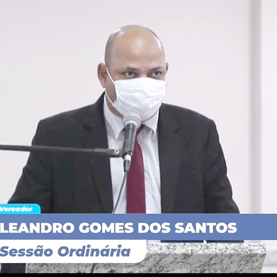 Leandro Ais reconhece trabalho de servidores municipais através de Moção de Aplauso