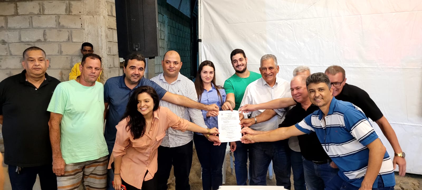 Vereadores participam com prefeito Enivaldo na assinatura da ordem de serviço para pavimentação no Campo Novo