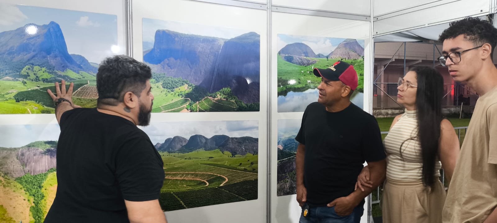 Carlim da Dengue apresenta Moção de Aplausos para expositor da Fecartes