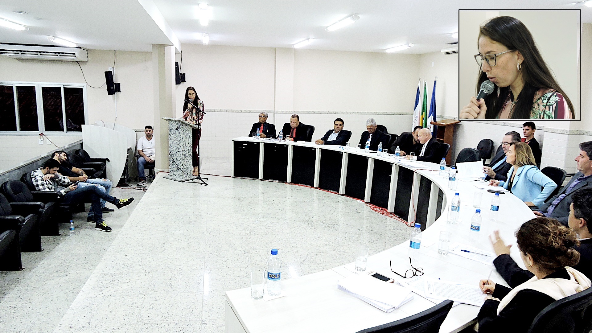 Funcionários da Câmara Municipal agradecem a vereadores pelo abono concedido