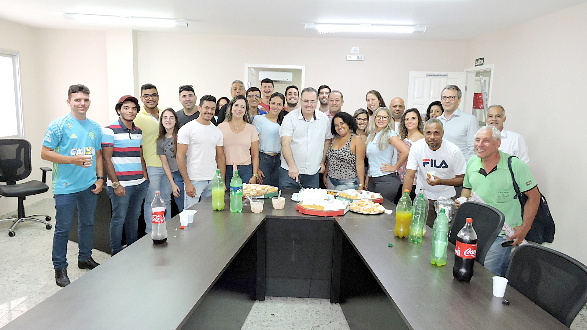 Vereador Juvenal Calixto é surpreendido por funcionários da Câmara Municipal