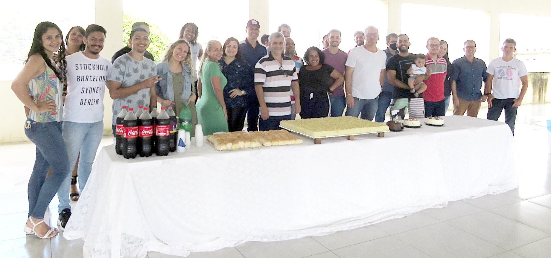 Aniversariantes de dezembro e janeiro comemoram níver com colegas e vereadores