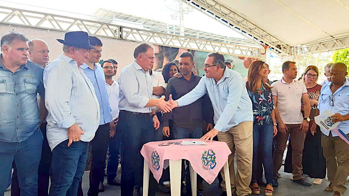 Vereadores prestigiam solenidade do Governo do Estado na entrega de equipamentos em Barra de São Francisco