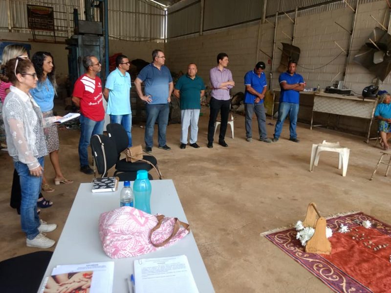 Associação de Catadores recebe equipamentos graças a parceria Legislativo Executivo