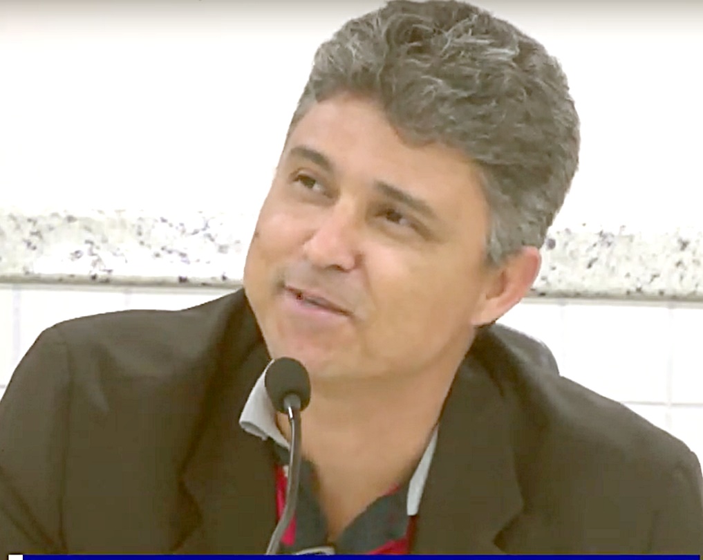 Vereador Rafael presidiu sessão desta segunda 25