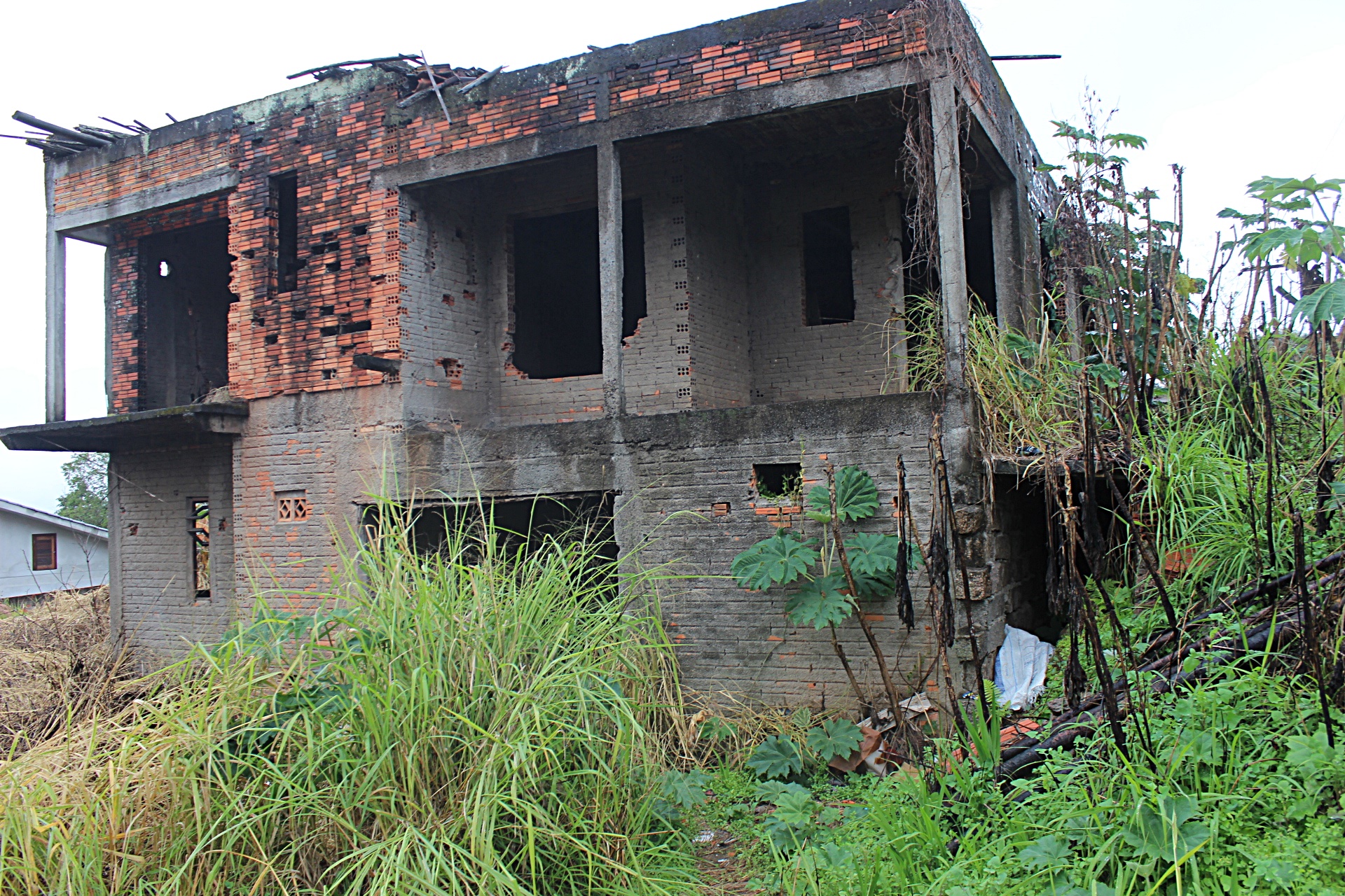 Câmara aprova projeto do Executivo para combater imóveis abandonados