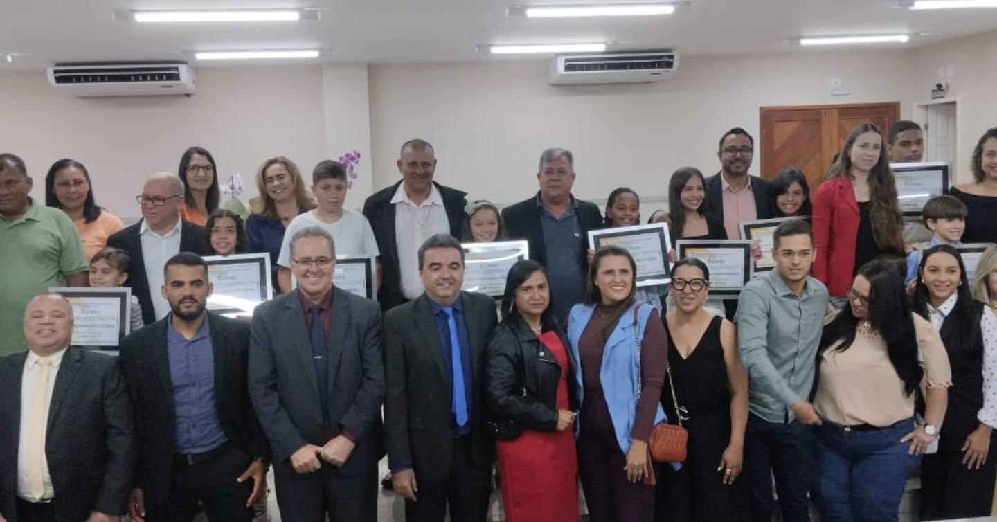 Aconteceu a concorrida Sessão Solene Aluno Nota 10