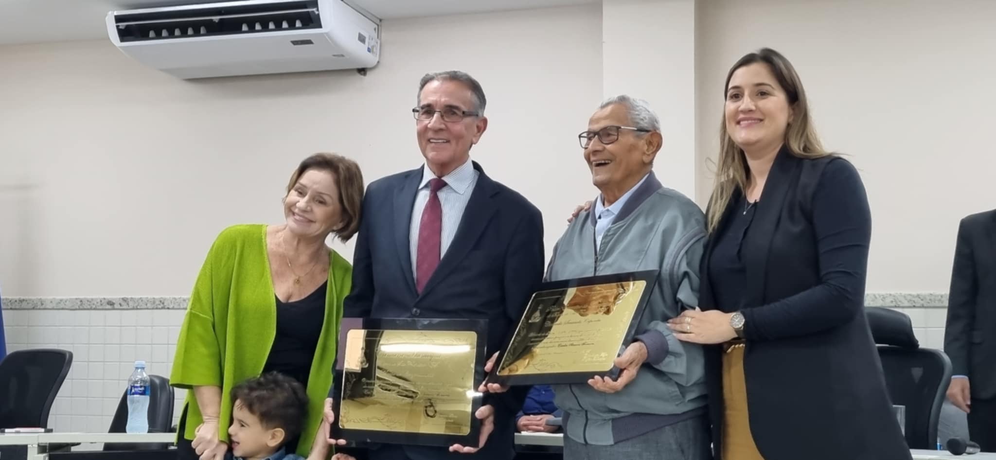 Emoção no ato solene que homenageou Desembargador Carlos Simões Fonseca