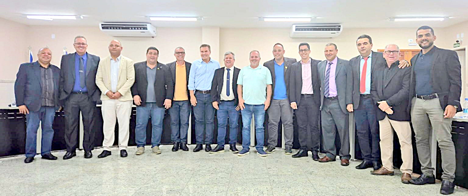 Brizola prestigia sessão que aprovou comenda destinada ao empresário e político