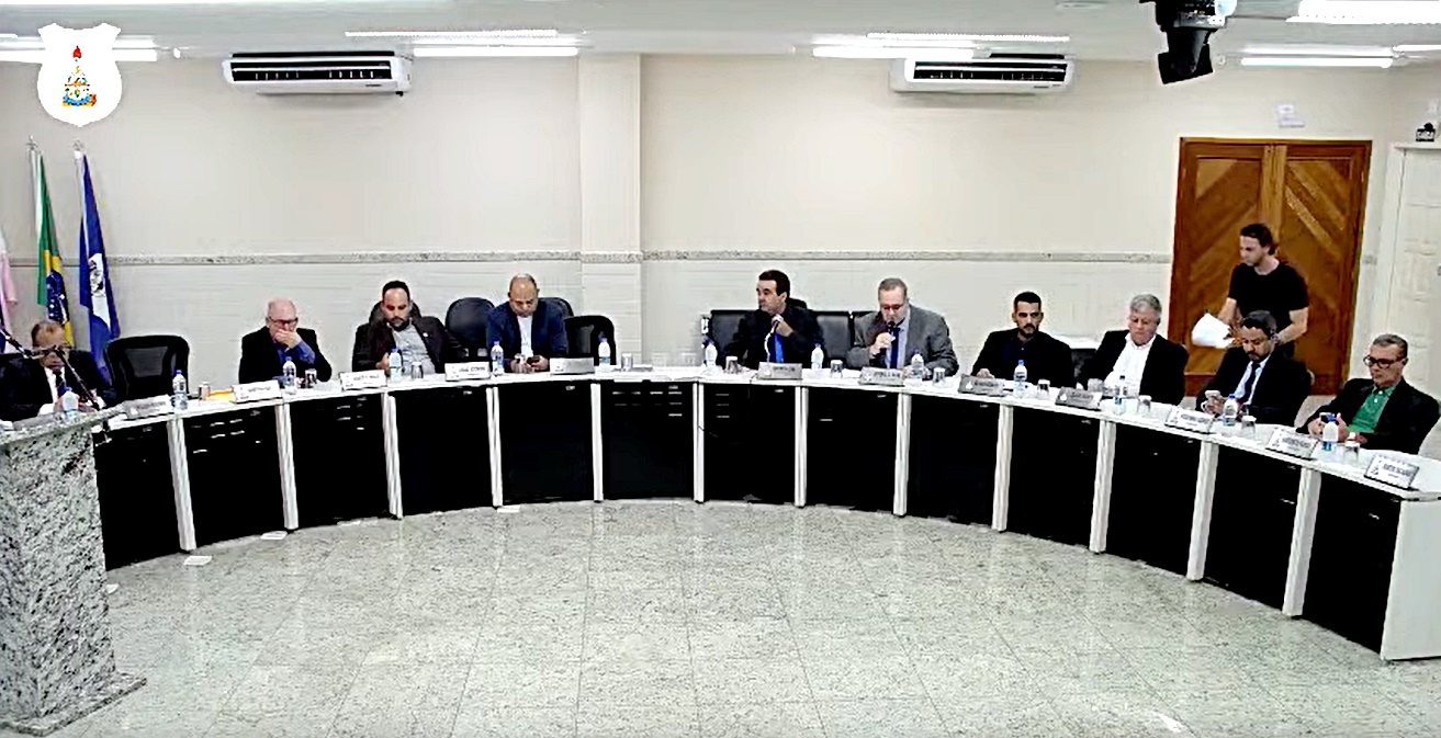 Pauta da sessão deste dia 08 foi lida, discutida, votada e aprovada