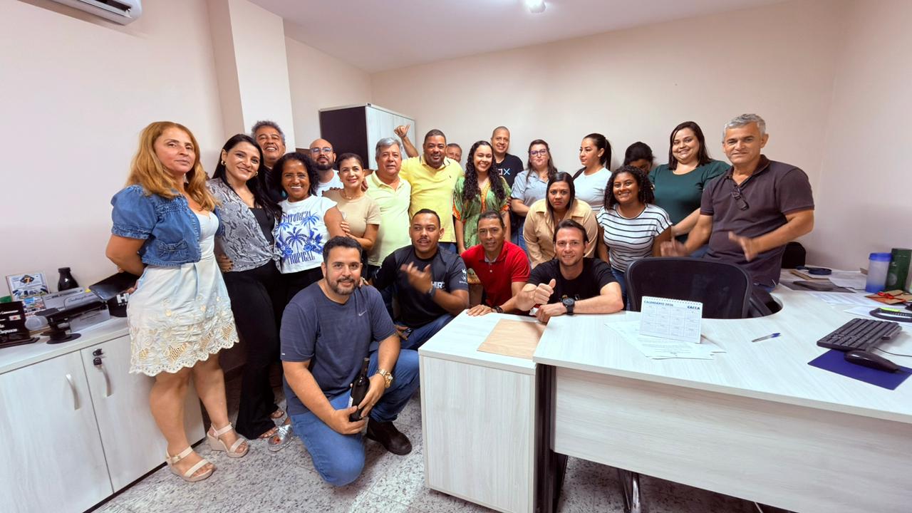 Vereador Elso Alves realiza confraternização natalina em seu gabinete