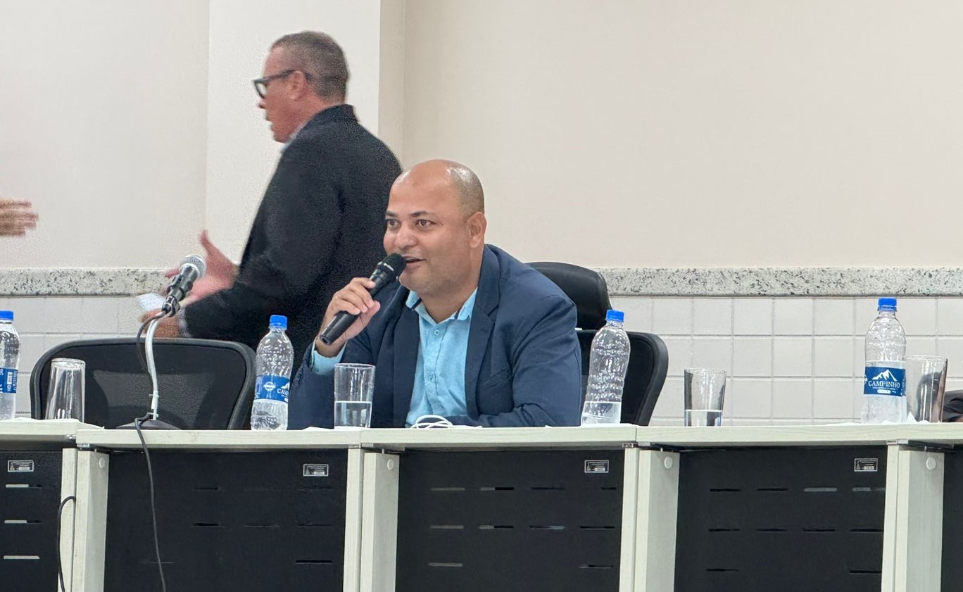 Vice presidente comanda sessão legislativa 