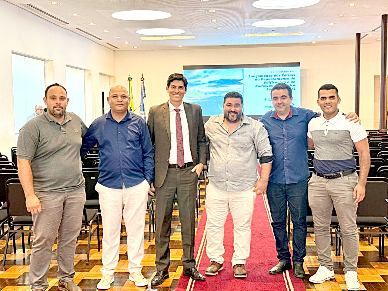 Vereadores prestigiam solenidade de editais do DER-ES